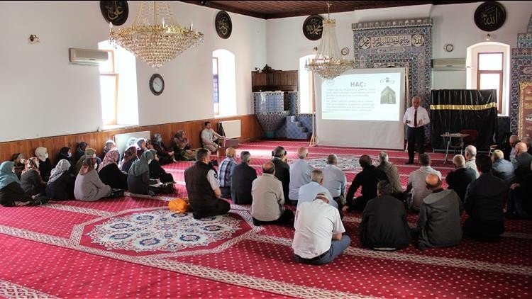 Hacı adaylarına yönelik eğitim seminerleri başladı