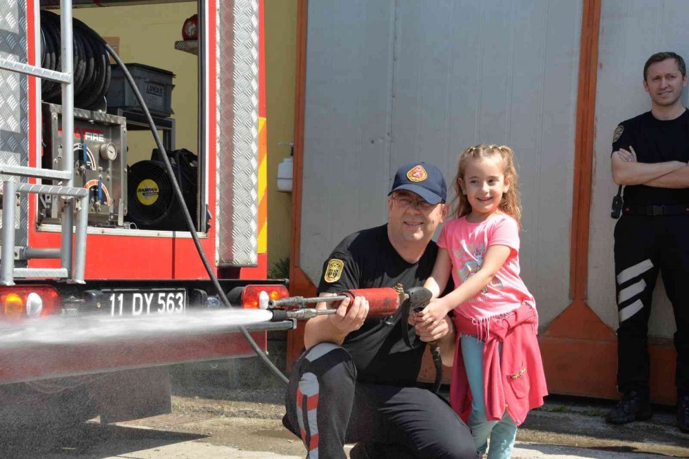 Miniklere yangın eğitimi