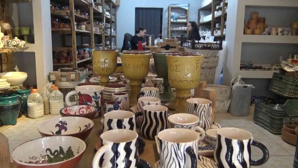 İznik’in seramik tabakları Amerika’da sofraları süslüyor