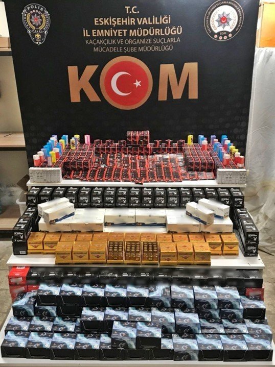 Binlerce kaçak malzeme ele geçirildi