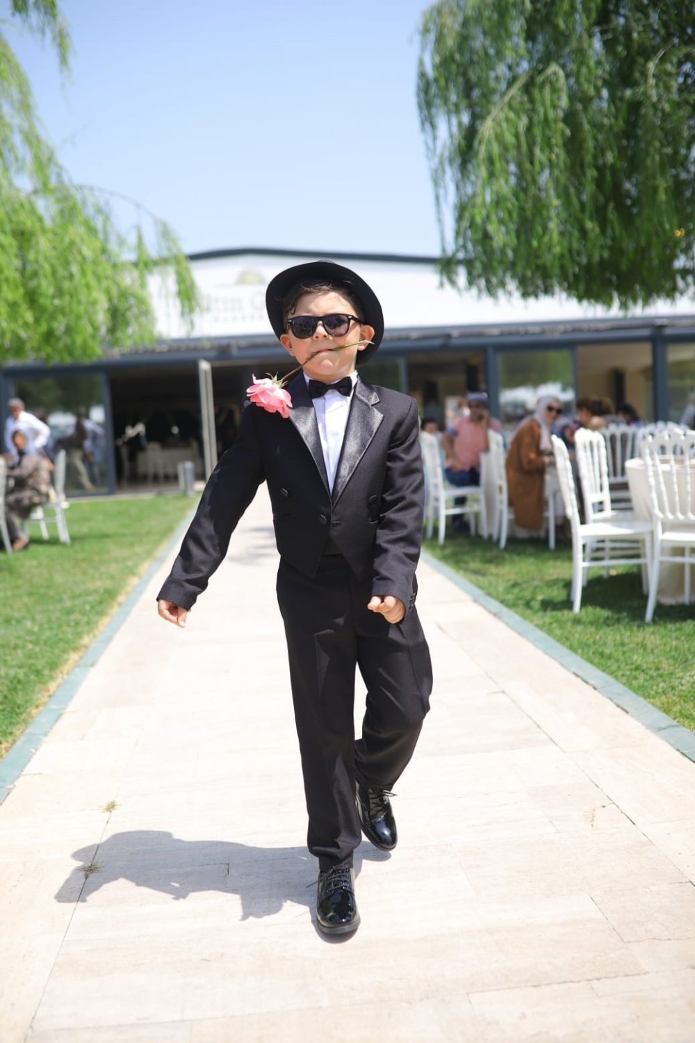 Şehit polisin oğluna özel sünnet konvoyu