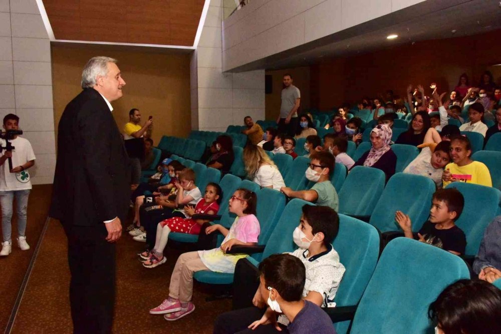 Başkan Bakkalcıoğlu Dünya Çocuk Günü’nde çocuklarla bir araya geldi