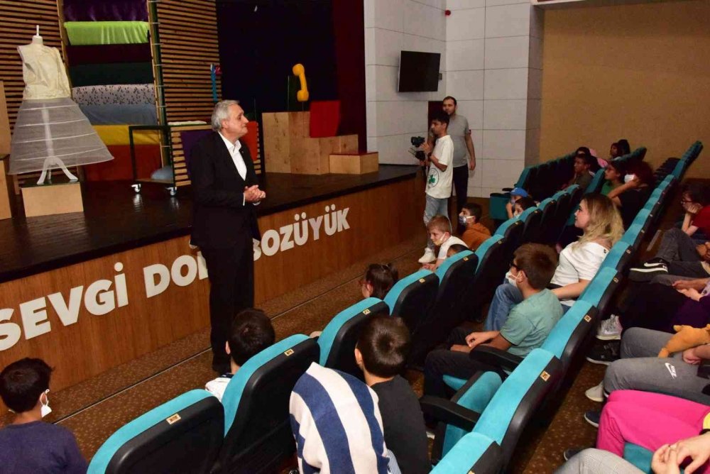 Başkan Bakkalcıoğlu Dünya Çocuk Günü’nde çocuklarla bir araya geldi