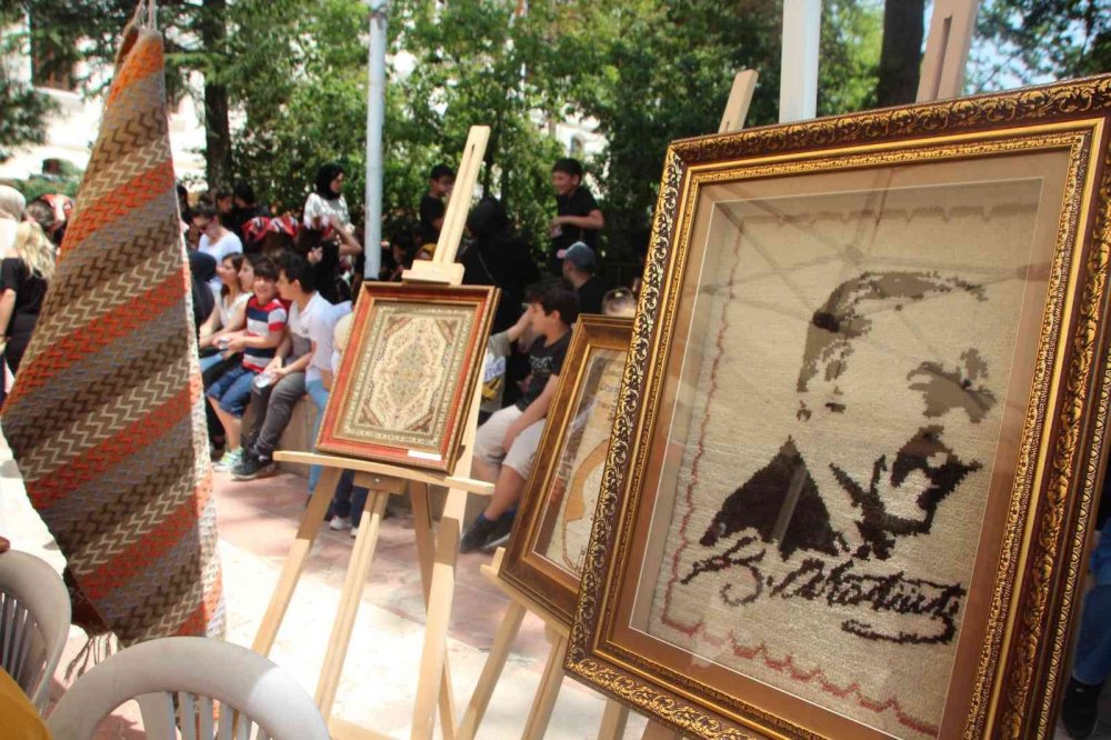 Halk Eğitim Merkezi kursiyerleri maharetlerini sergiledi