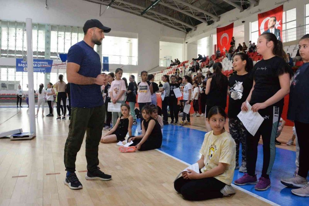 Bozüyük’te öğrenciler yetenekli oldukları spor branşına yönlendirilecek