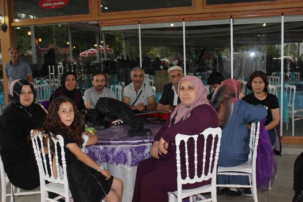 Halk eğitimi merkezi kursiyerlerinden müzik konseri