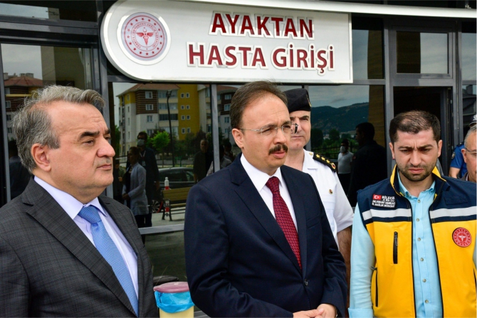 vali-yaralilari-ziyaret-etti3.jpg