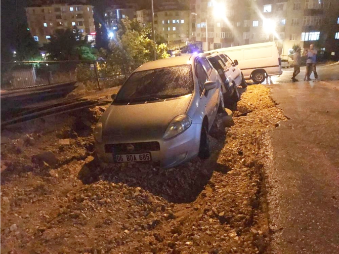 saganak-sonrasi-yol-coktu1.jpg