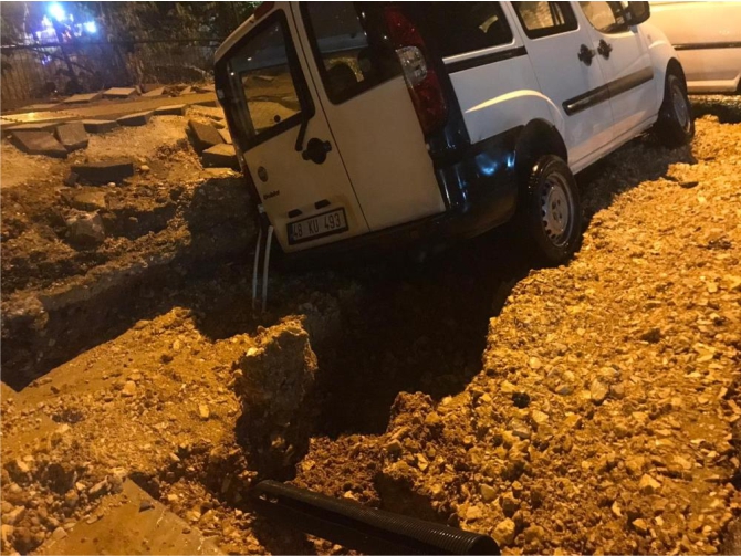 saganak-sonrasi-yol-coktu3.jpg