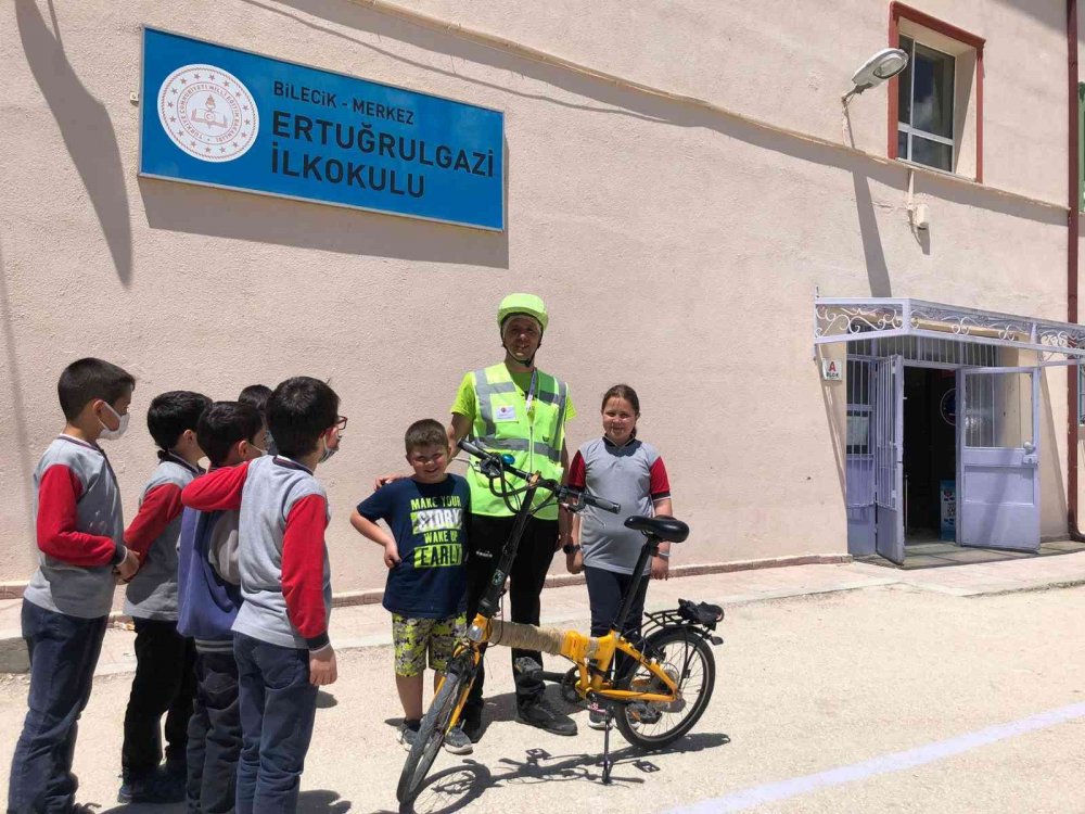 Bilecik’te öğrencilere ’Temel Trafik ve Bisiklet Ulaşım, Yaşam Kültürü’ semineri