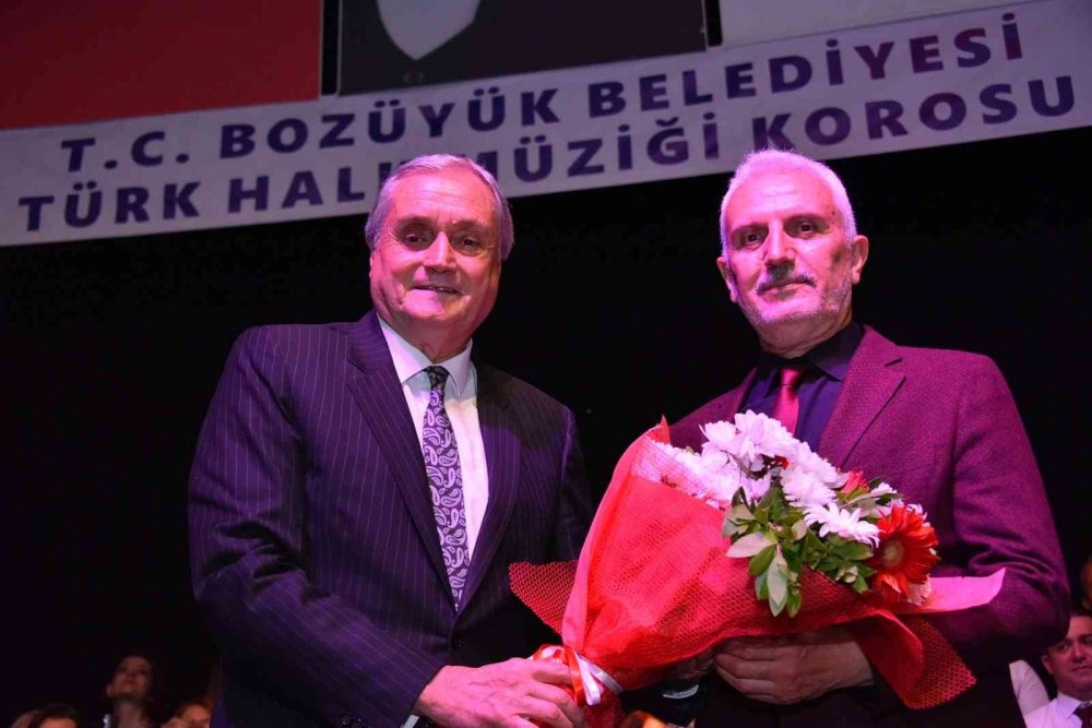Bozüyük Belediyesi Türk Halk Müziği Korosu konseri yoğun ilgi gördü