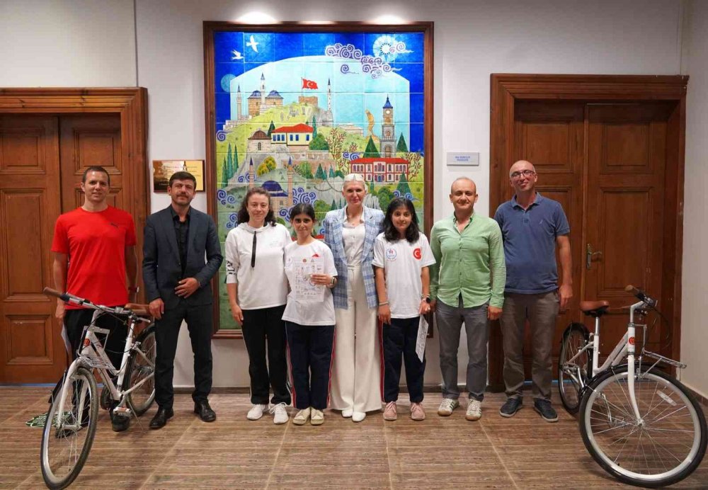 Bilecikli sporcuların Özel Sporcular Atletizm Müsabakaları’nda büyük başarıları