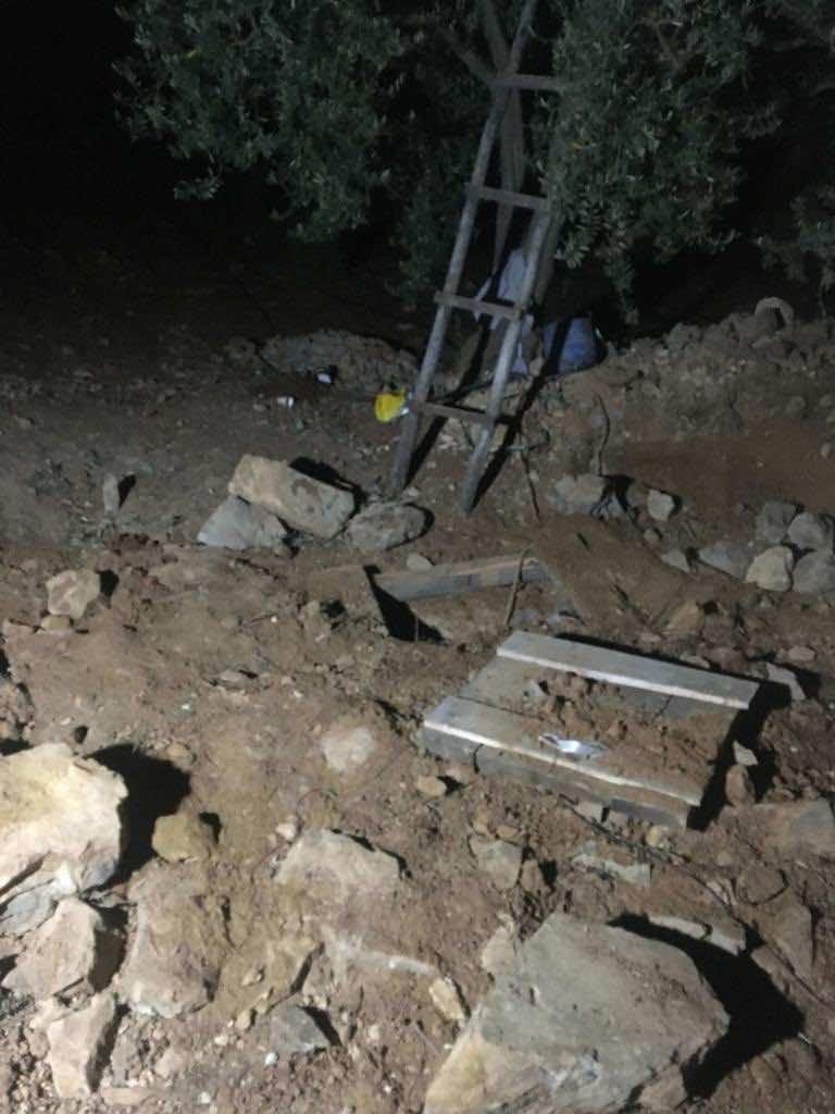 El yapımı patlayıcı ile kazı yapan şüpheliler suçüstü yakalandı