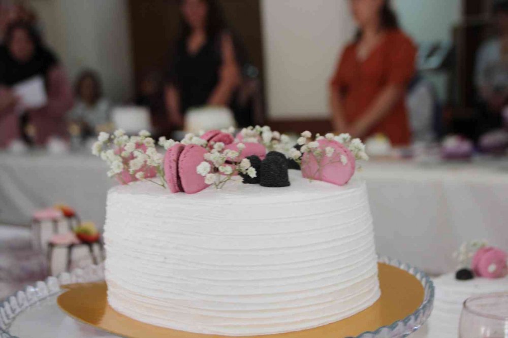 Pasta yarışmasında 11 kadın kıyasıya yarıştı