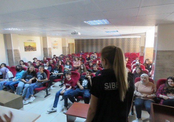 Bilecik’te öğrenciler terörle mücadele ve siber güvenlik konularında bilgilendirildi