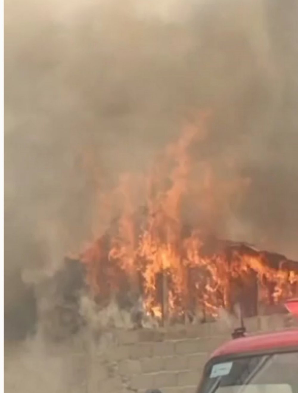 Madde bağımlısı genç evi ateşe verdi