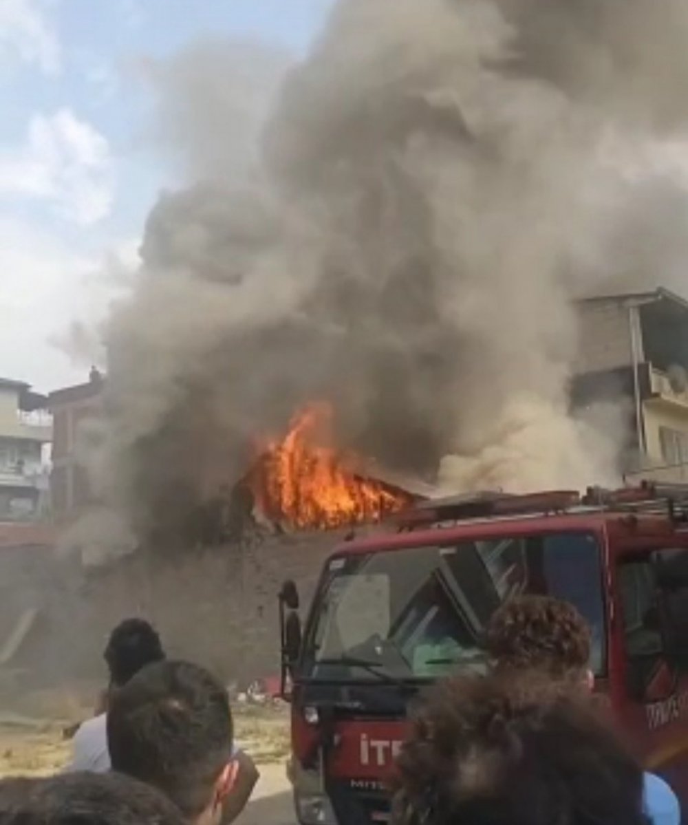 Madde bağımlısı genç evi ateşe verdi
