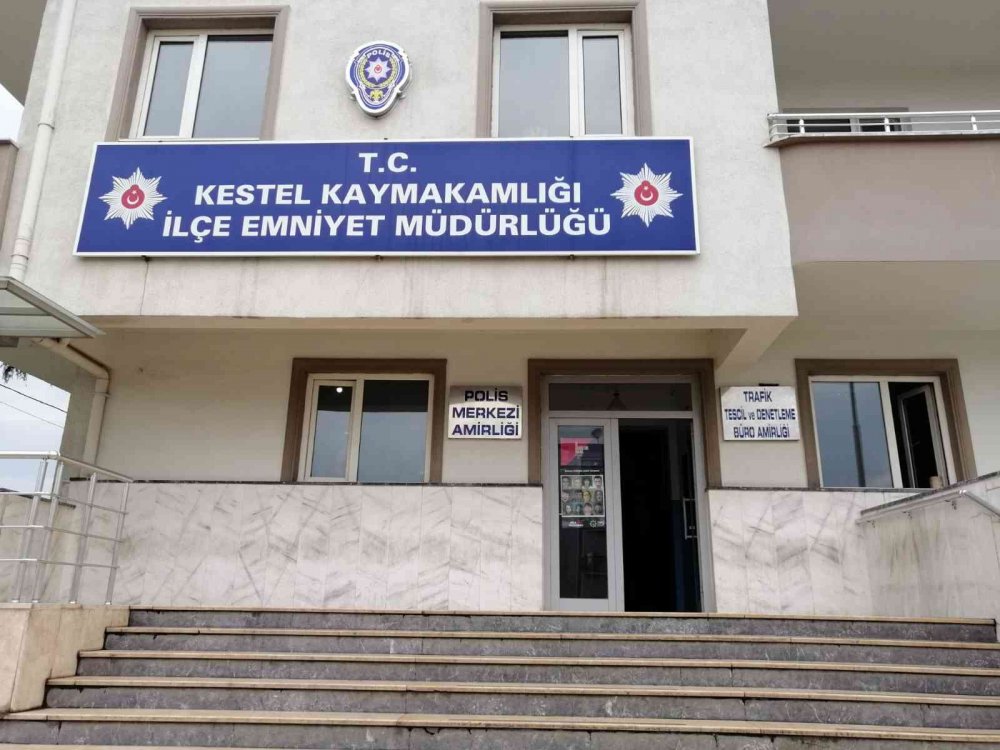 hırsızlık yapan şüpheliyi bekçiler yakaladı