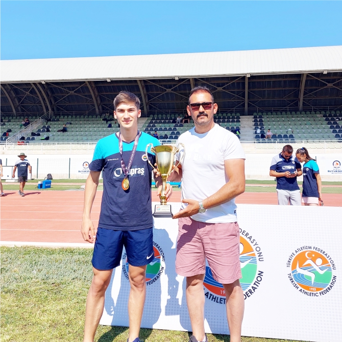 emirhan-turkiye-sampiyonu-oldu1.jpg