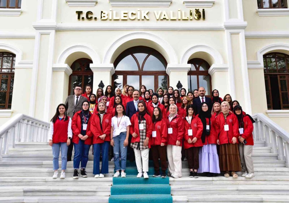Tekirdağlı öğrenciler Vali Kızılkaya’nın misafiri oldu