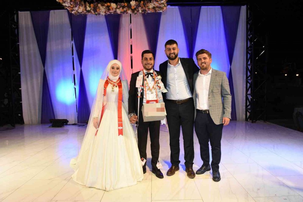 Damada altın yerine bakın ne taktılar