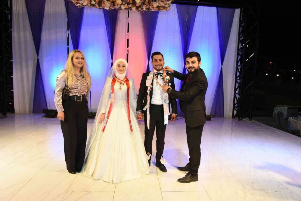 Damada altın yerine bakın ne taktılar