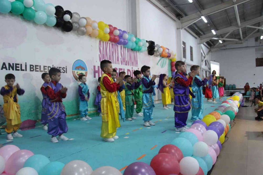Çocukların yıl sonu gösterisi büyük beğeni topladı