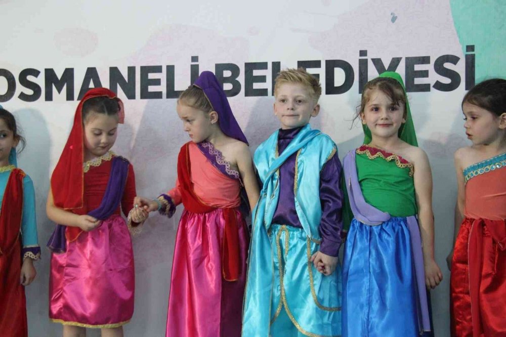 Çocukların yıl sonu gösterisi büyük beğeni topladı