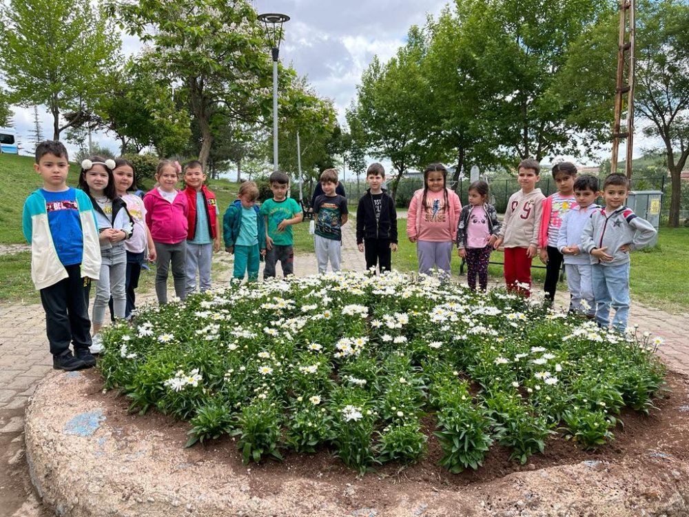 Cüneyt Arkın’ın isteğini minikler gerçekleştirdi