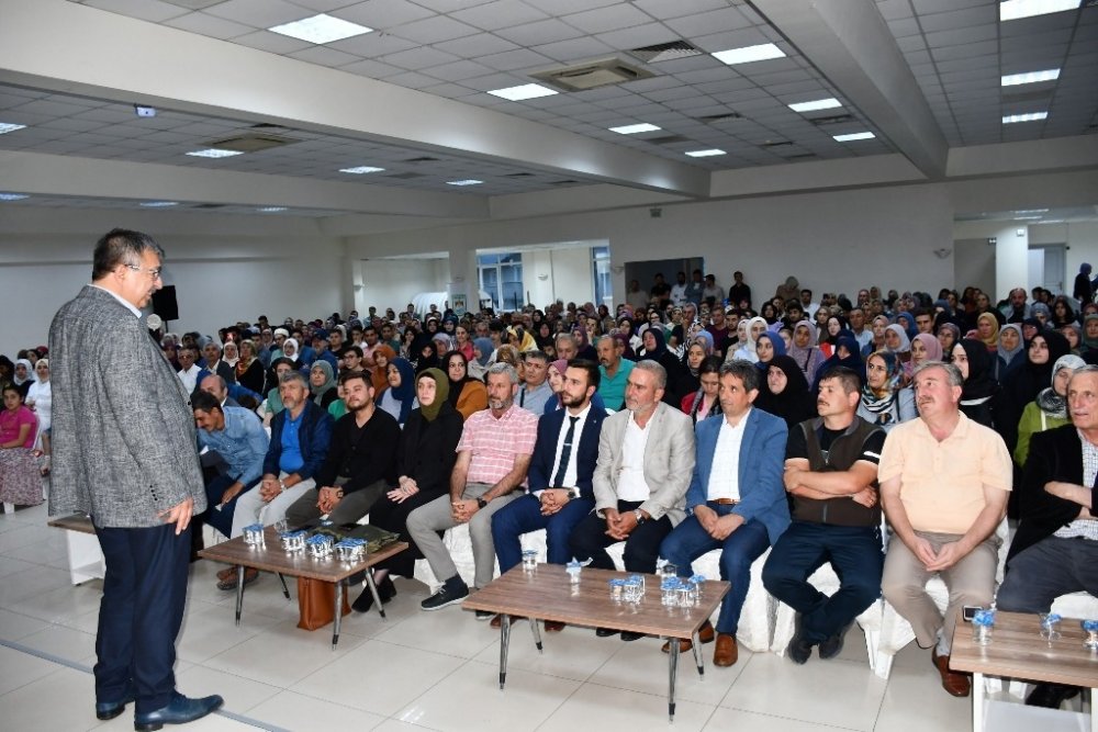 Hayati İnanç İznik’te sevenleriyle buluştu