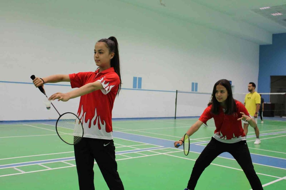 Türk badminton tarihine şimdiden isimlerini yazdılar