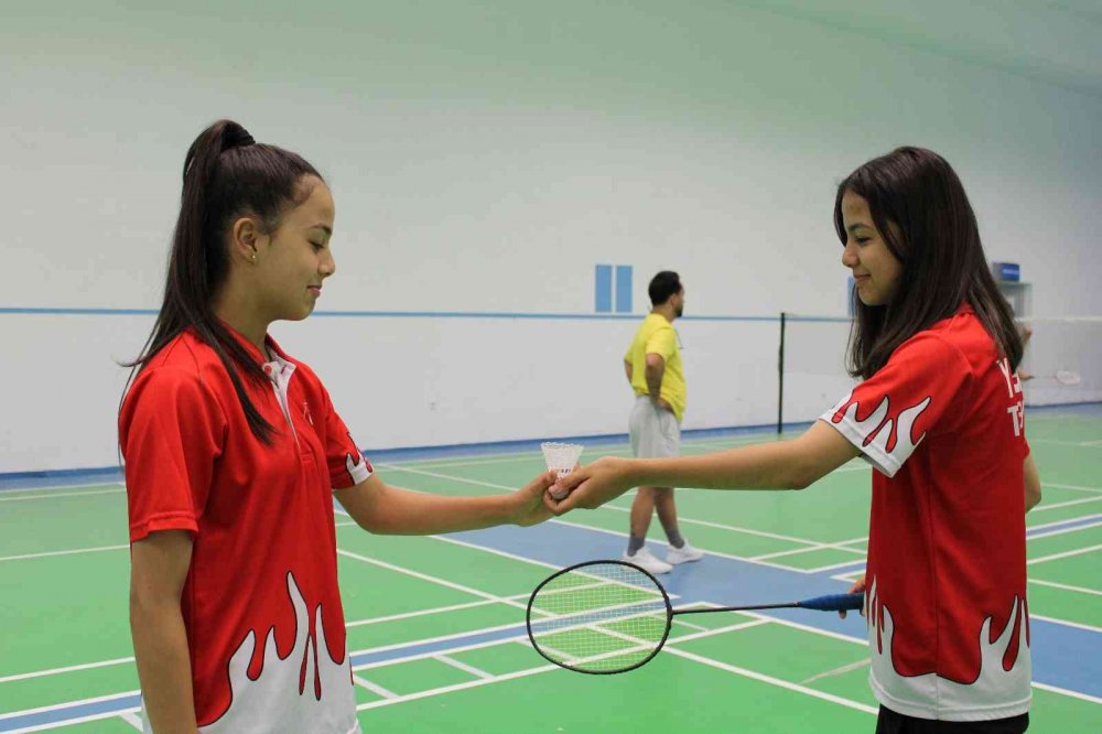 Türk badminton tarihine şimdiden isimlerini yazdılar