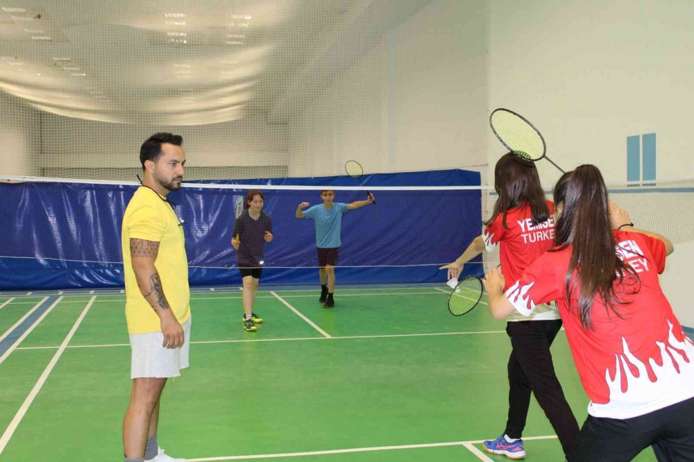 Türk badminton tarihine şimdiden isimlerini yazdılar