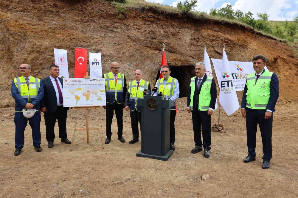Bakan Dönmez, dünyanın ikinci büyük rezerv keşfinin detaylarını duyurdu