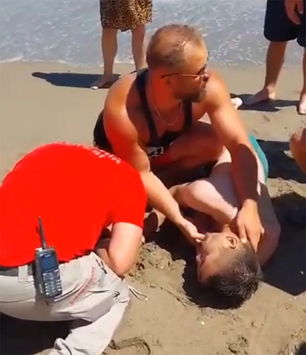 Boğulma tehlikesi geçiren 3 kişi cankurtaranlar sayesinde hayata tutundu