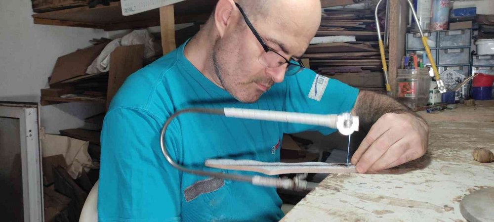 Kuşlara saray yapıp 10 bin liraya satıyor