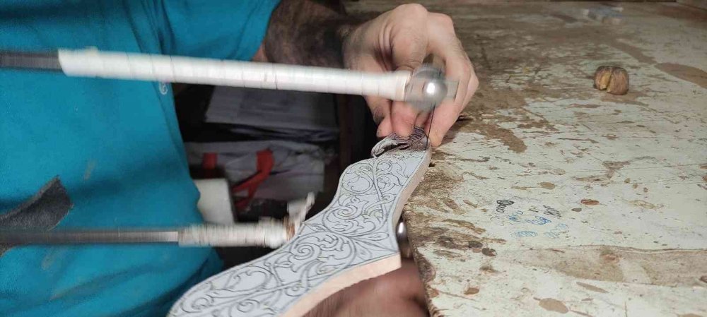 Kuşlara saray yapıp 10 bin liraya satıyor