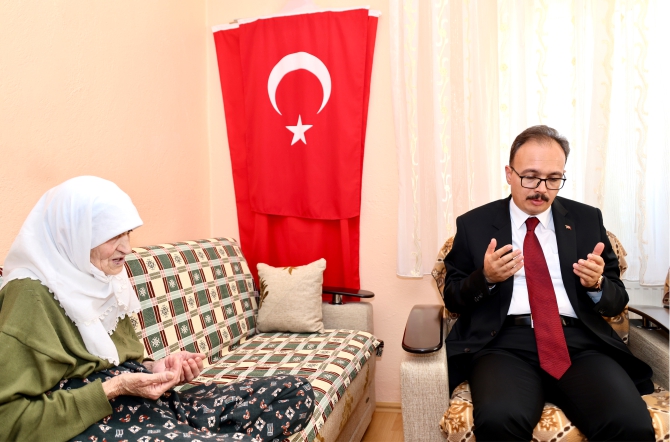 vali-kizilkayadan-sehit-ailesine-ziyaret1.jpg