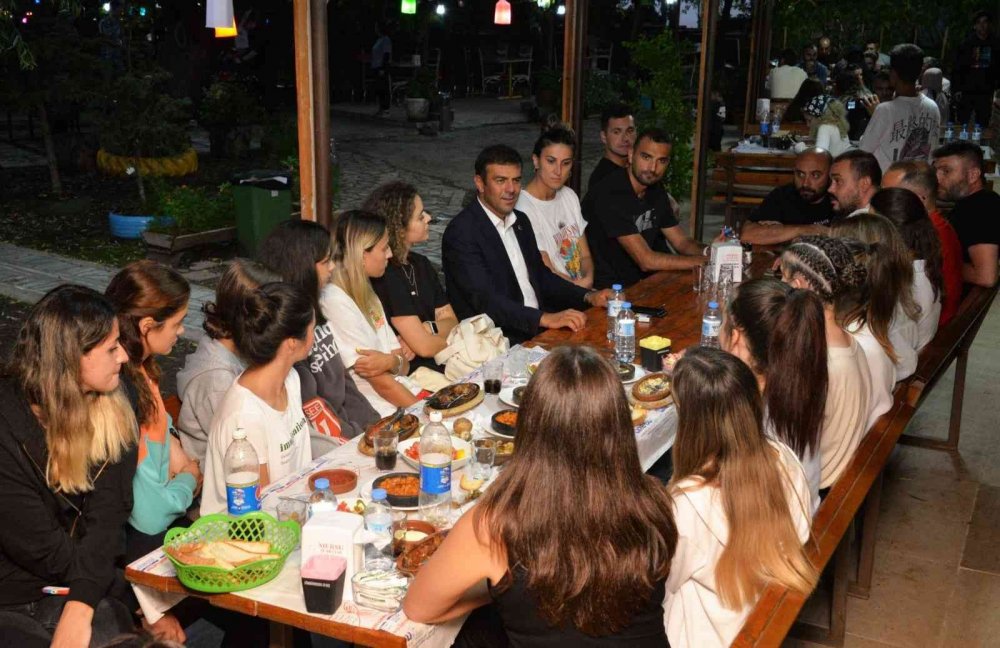 Belediye Başkanı Mehmet Talat Bakkalcıoğlu genç sporculara yeni sezonda başarılar diledi