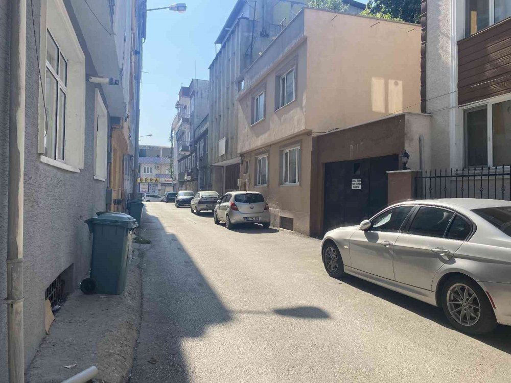 Başıboş sokak köpeği kursa giden kız çocuğunu ısırdı
