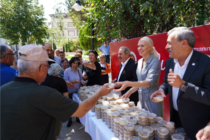 baskan-v-subasi-asure-dagitti1.jpg