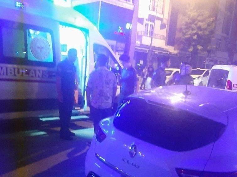 Sokak ortasında göğsünden bıçaklanan şahıs hayatını kaybetti