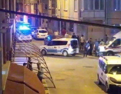 Sokak ortasında göğsünden bıçaklanan şahıs hayatını kaybetti