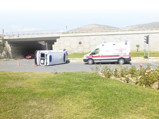 hasta-almaya-giden-ambulans-kaza-yapti1.jpg