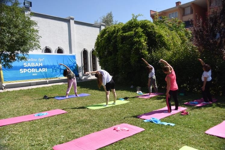 Kadınlar sabah sporunda bir araya geldiler