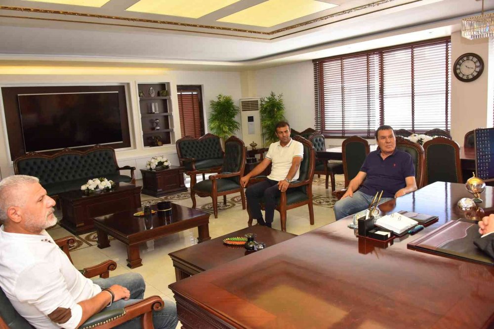 Sanatçı Mithat Körler Başkan Bakkalcıoğlu ile bir araya geldi