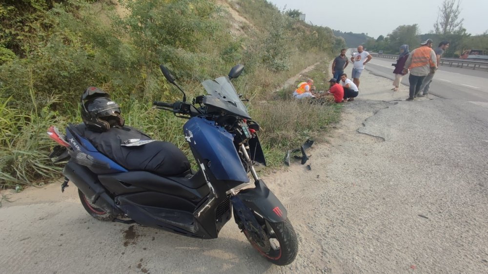 Kontrolden çıkan motosiklet devrildi