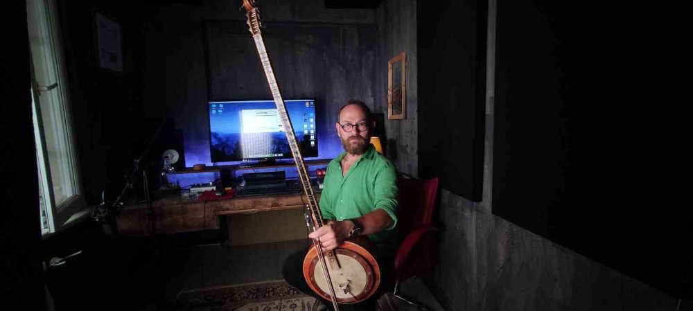 Yaylı tamburu ile dünyayı fethetti, sosyal medyada tıklanma rekoru kırıyor