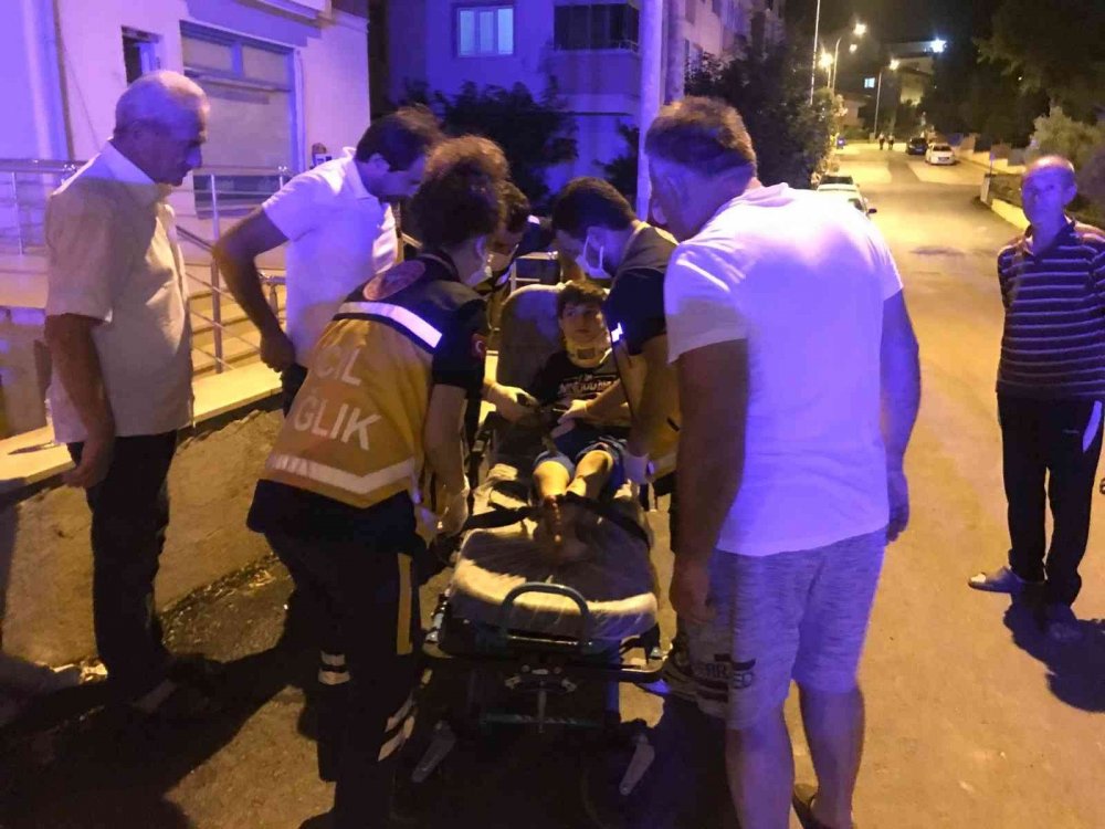 Seyir halindeki motosiklet devrildi