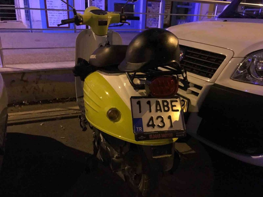 Seyir halindeki motosiklet devrildi